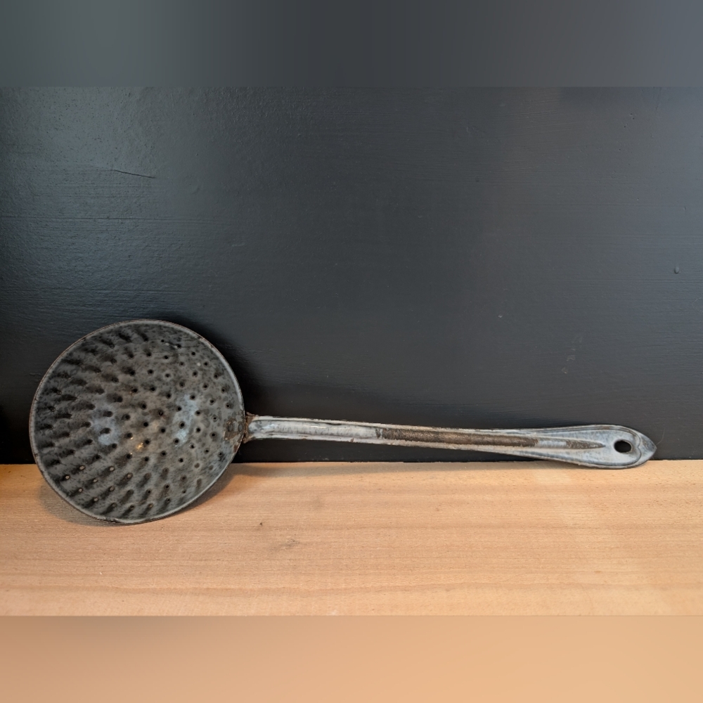 Vintage Metal Enameled Skimmer